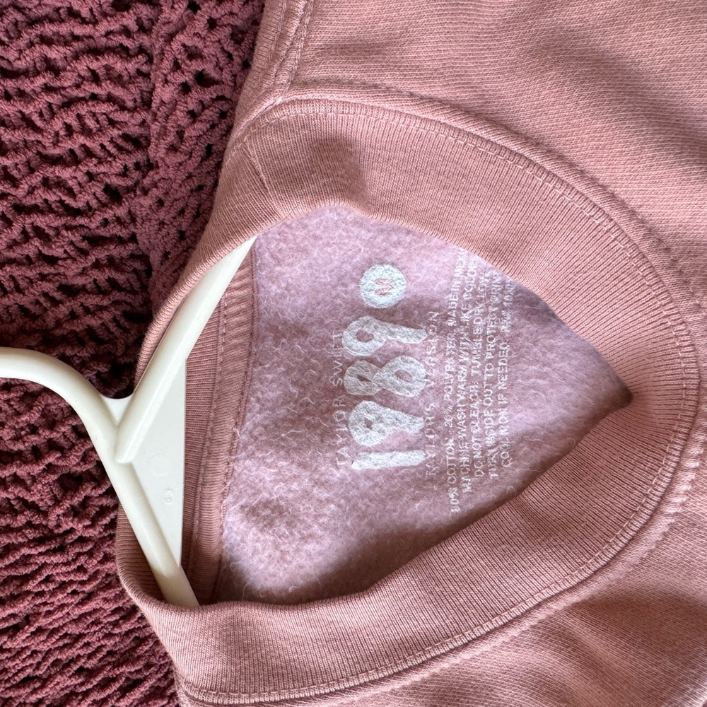 1989 (Taylor's Version) Pink Crewneck - Taylor Swift